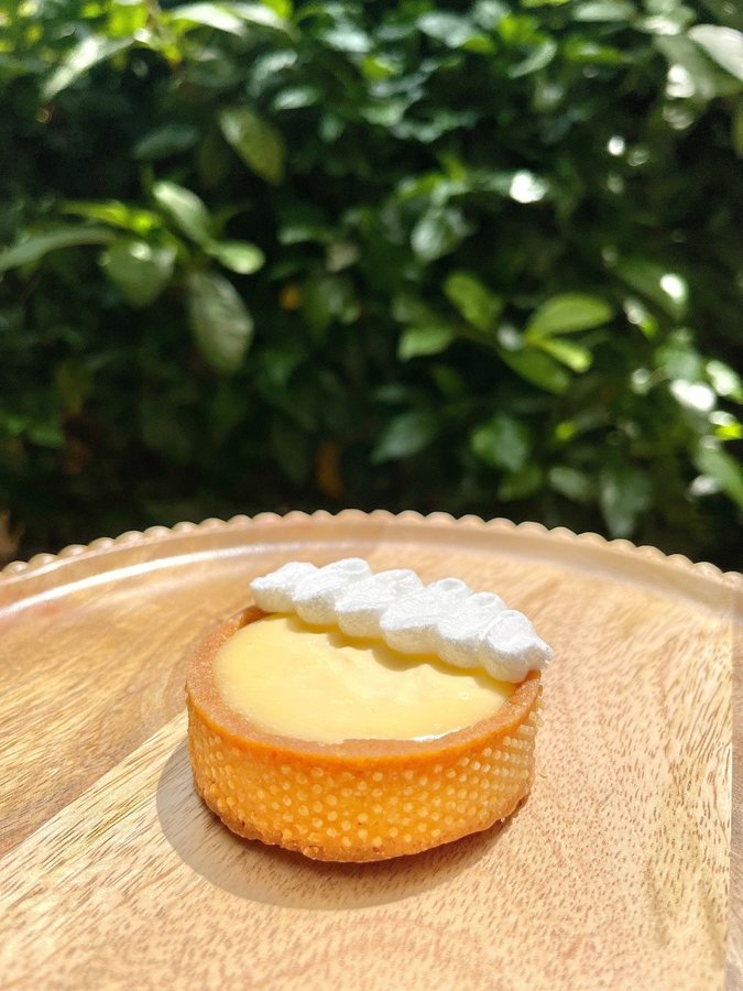 Lemon curd baby tarts